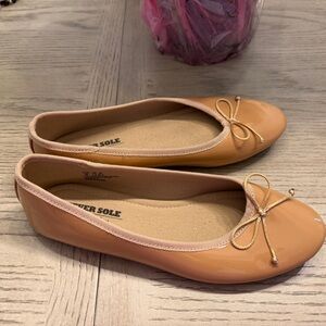 Chic Tan Ballet Flats with Bow